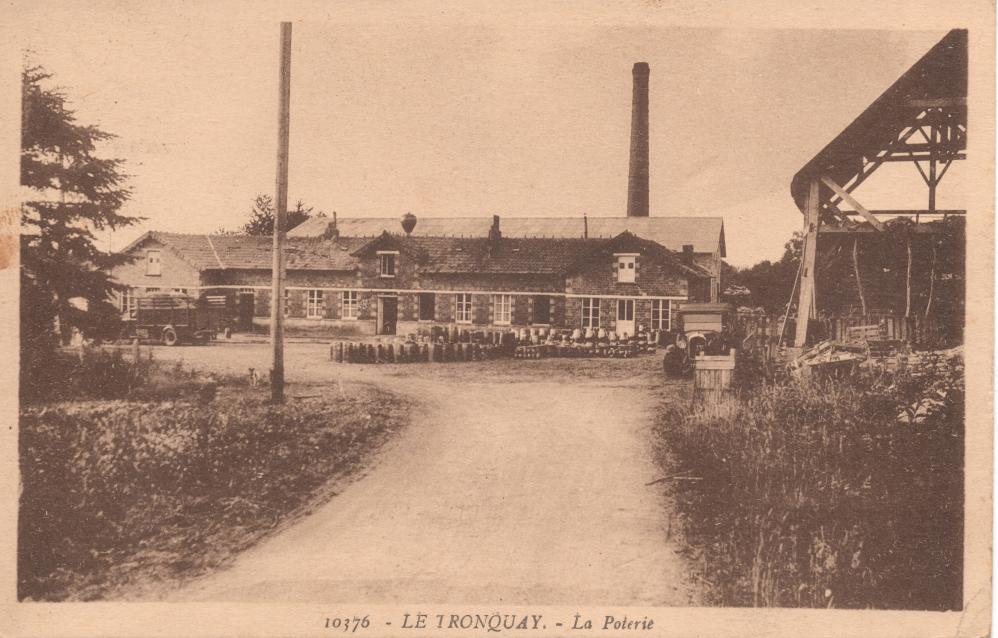 L'usine de poterie René Castel au Tronquay (Calvados)