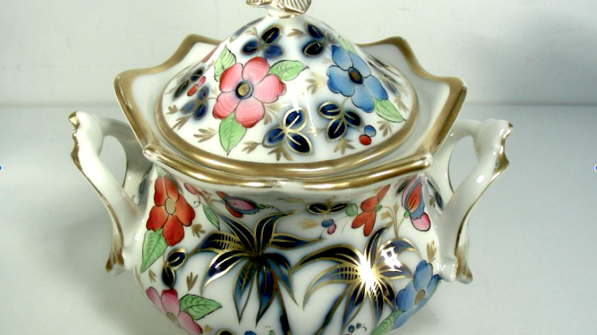 Sucrier en porcelaine d'Isigny © Georges Belloc